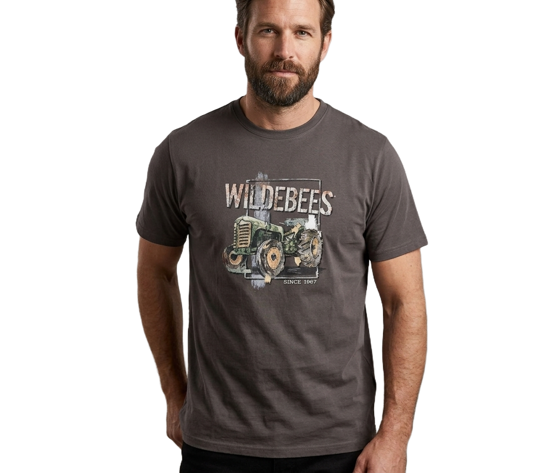 WIL491-1 WILDEBEES/TSHIRT FATIGUE WMA580 RUSTED FARM TRACTOR - Image 1